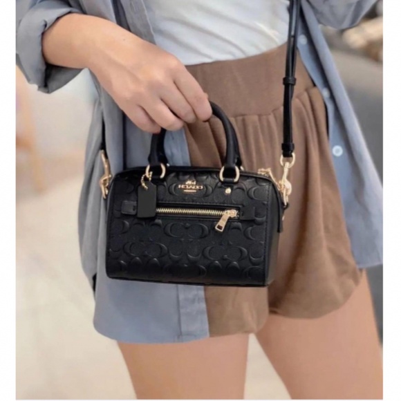 🪞 NEW Coach embossed logo signature leather top handle satchel handbag in black - Picture 2 of 7